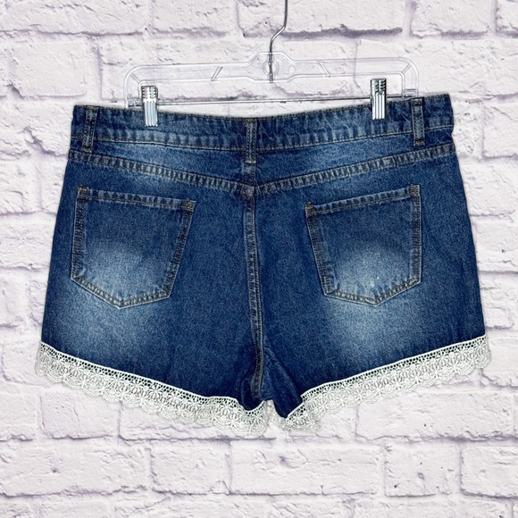 Aluna Levi | Distressed Lace Trim Denim Shorts | XL | NWT - Picture 2 of 6